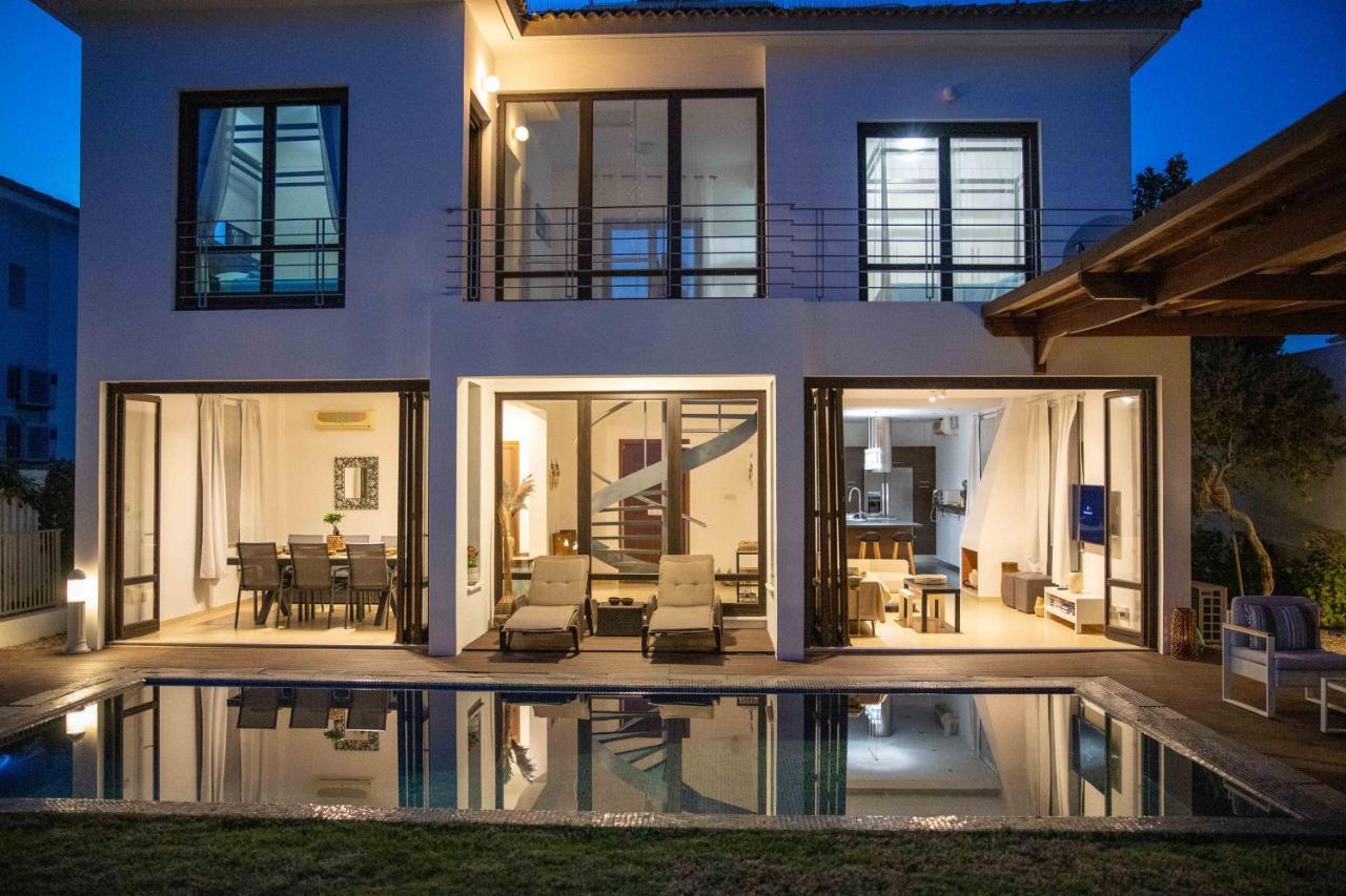Villa Balinese Agia Napa Exterior foto